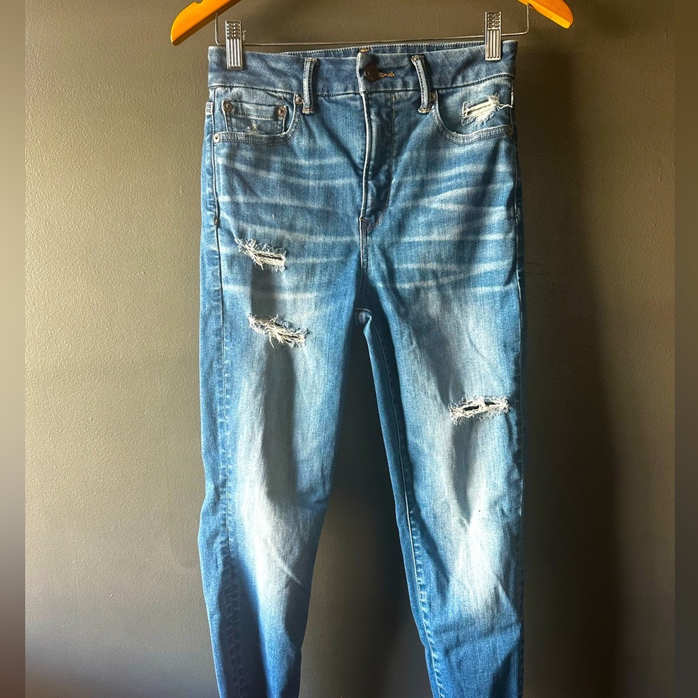 American Eagle Outfitters Light Blue Ripped Skinny Jeans